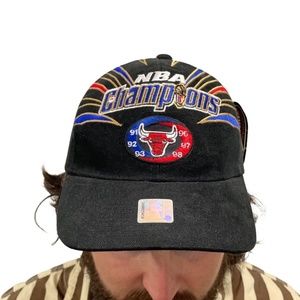 1998 NBA Champions Chicago Bulls Original Starter Snapback Hat in Black